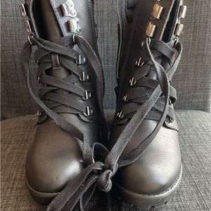 MIA BRANDE HEELED BOOTIE, SIZE 7 BLACK